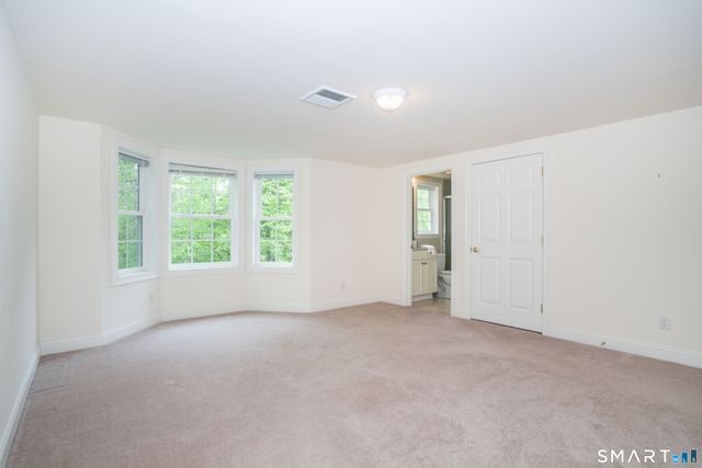 39 Emily Way 39, West Hartford, CT 06107