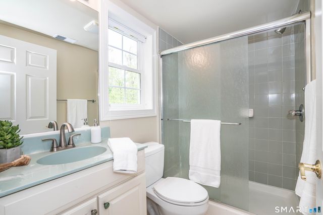 39 Emily Way 39, West Hartford, CT 06107