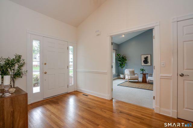 39 Emily Way 39, West Hartford, CT 06107