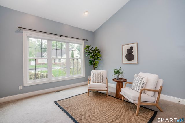 39 Emily Way 39, West Hartford, CT 06107