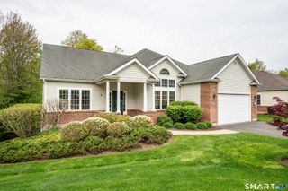39 Emily Way 39, West Hartford, CT 06107