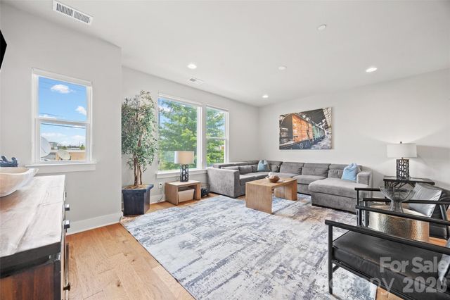 2014 Bryant Park Drive, Charlotte, NC 28208