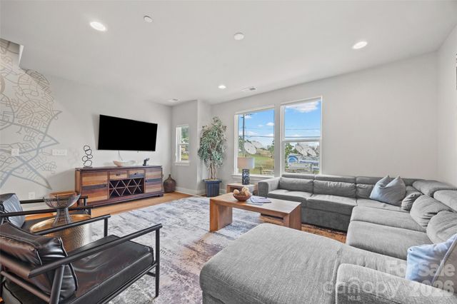 2014 Bryant Park Drive, Charlotte, NC 28208