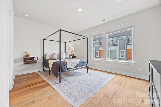2014 Bryant Park Drive, Charlotte, NC 28208