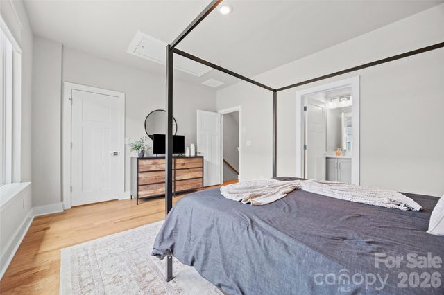 2014 Bryant Park Drive, Charlotte, NC 28208