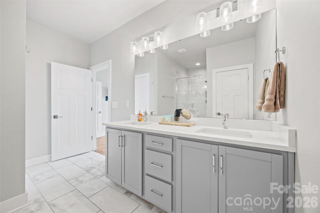 2014 Bryant Park Drive, Charlotte, NC 28208