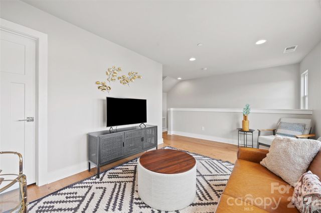 2014 Bryant Park Drive, Charlotte, NC 28208