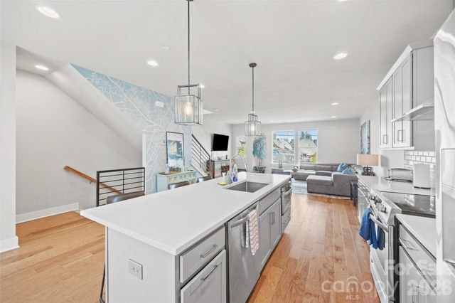 2014 Bryant Park Drive, Charlotte, NC 28208