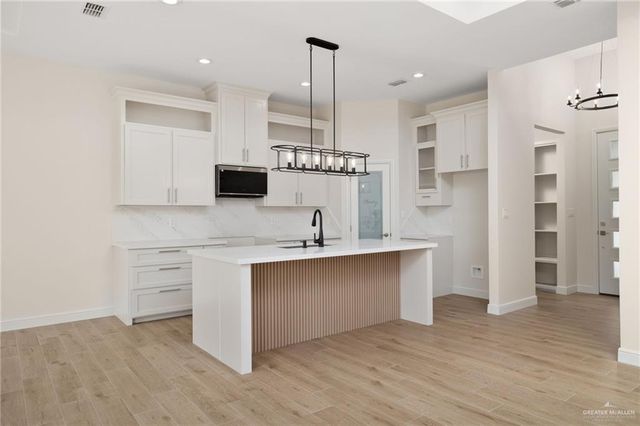 8031 N 48th Lane, Mcallen, TX 78504