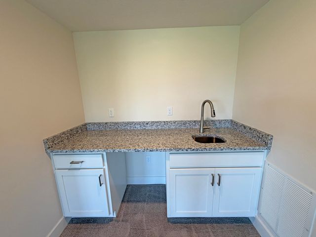 1293 N Maxine Avenue, Nixa, MO 65714