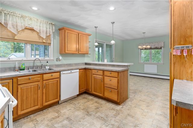 810 Hillview Drive, Herkimer, NY 13350