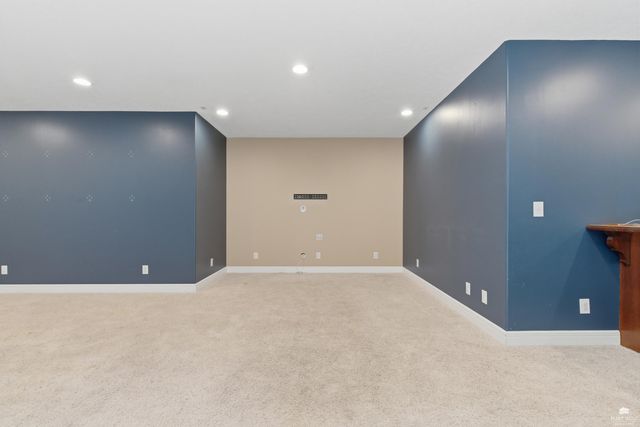 8739 William Drive, Manhattan, KS 66502