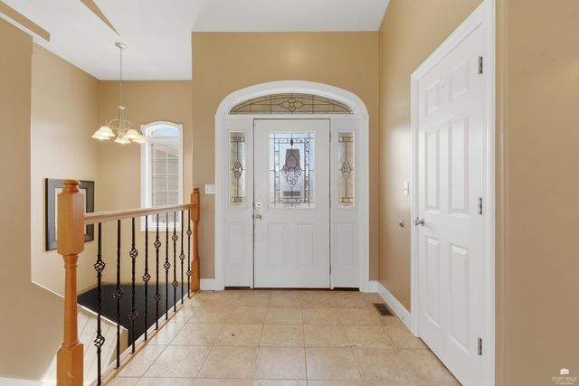 8739 William Drive, Manhattan, KS 66502