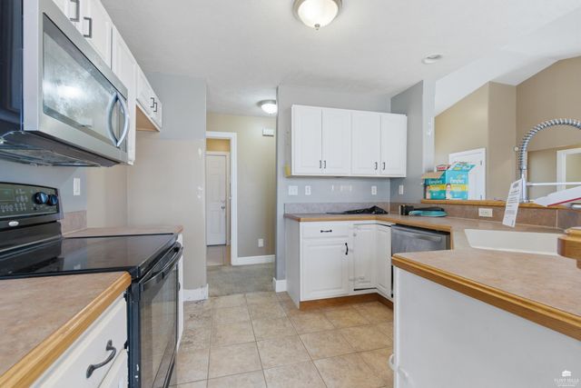 8739 William Drive, Manhattan, KS 66502