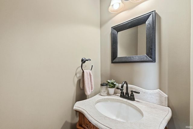 7020 E CR 900 N, Albany, IN 47320