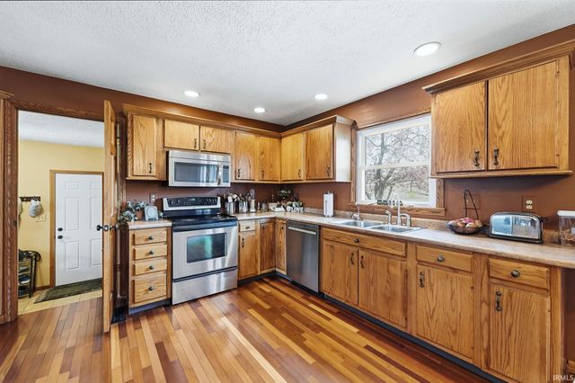 7020 E CR 900 N, Albany, IN 47320