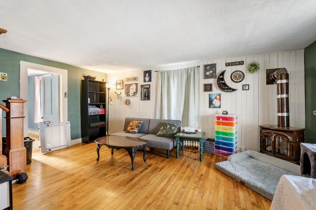 162 Caswell Avenue, Derby, VT 05830