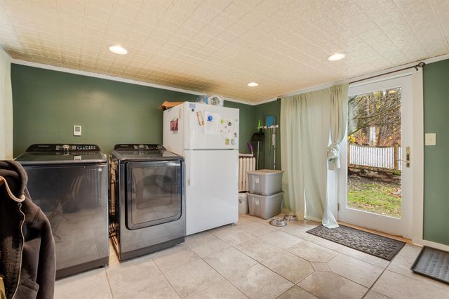 162 Caswell Avenue, Derby, VT 05830