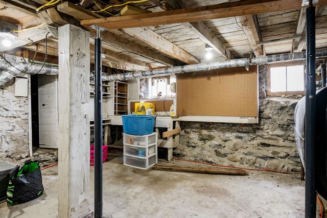 162 Caswell Avenue, Derby, VT 05830