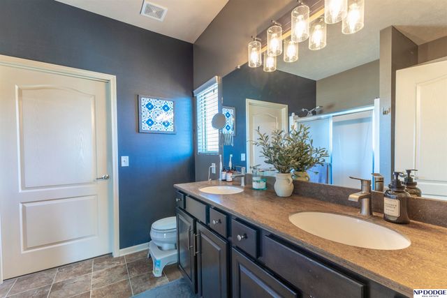 18701 Birchwood Avenue, Omaha, NE 68135