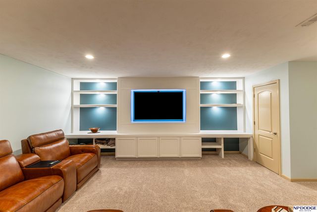 18701 Birchwood Avenue, Omaha, NE 68135