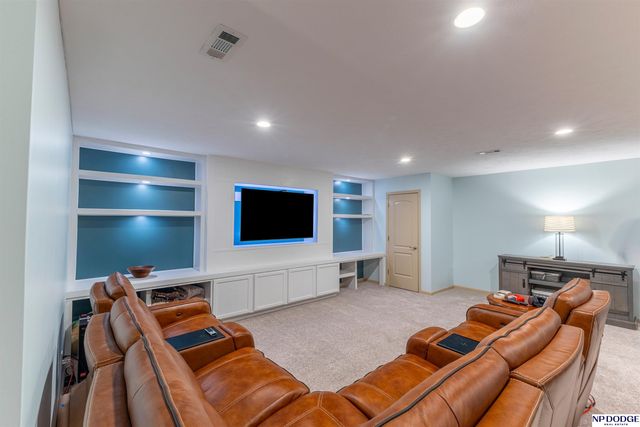 18701 Birchwood Avenue, Omaha, NE 68135