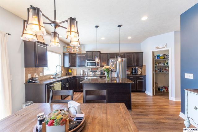 18701 Birchwood Avenue, Omaha, NE 68135