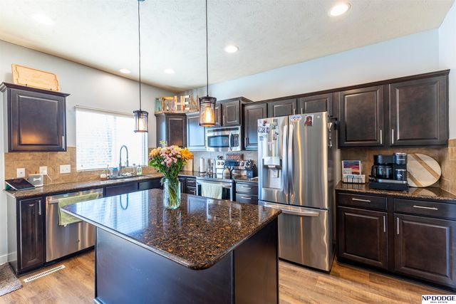 18701 Birchwood Avenue, Omaha, NE 68135