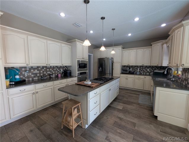 556 NW Fern Drive, Crystal River, FL 34428