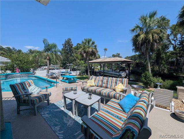 556 NW Fern Drive, Crystal River, FL 34428
