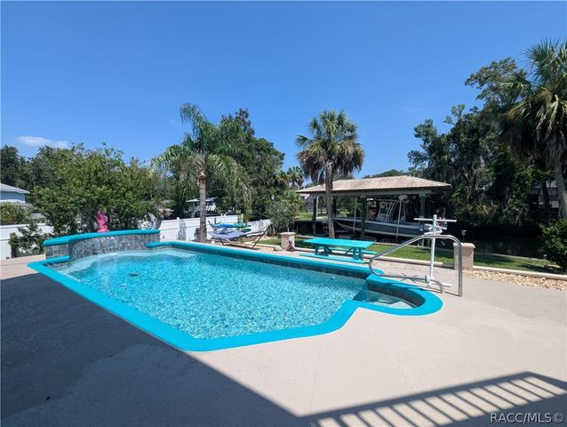 556 NW Fern Drive, Crystal River, FL 34428