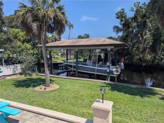 556 NW Fern Drive, Crystal River, FL 34428