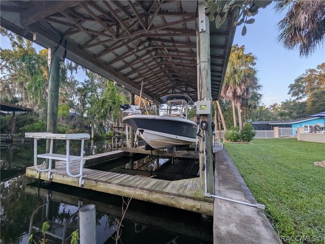 556 NW Fern Drive, Crystal River, FL 34428