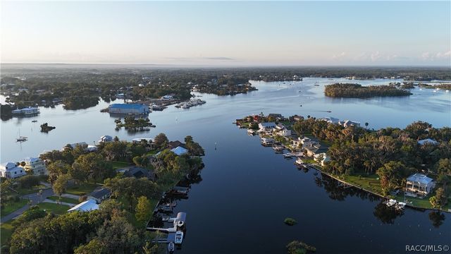 556 NW Fern Drive, Crystal River, FL 34428