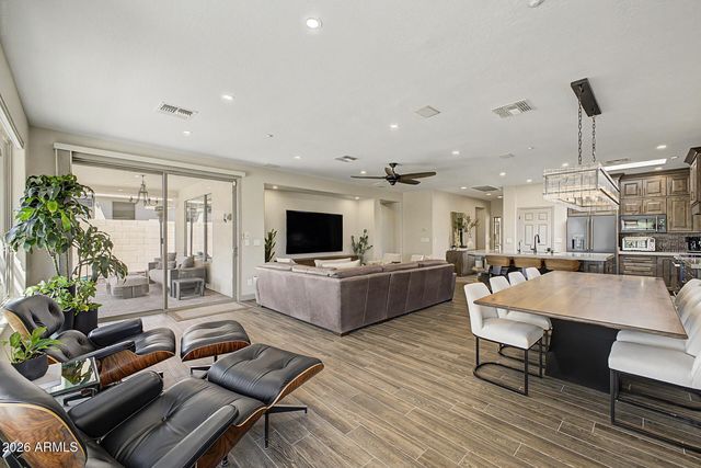 40726 N NOBLE HAWK Court, Phoenix, AZ 85086