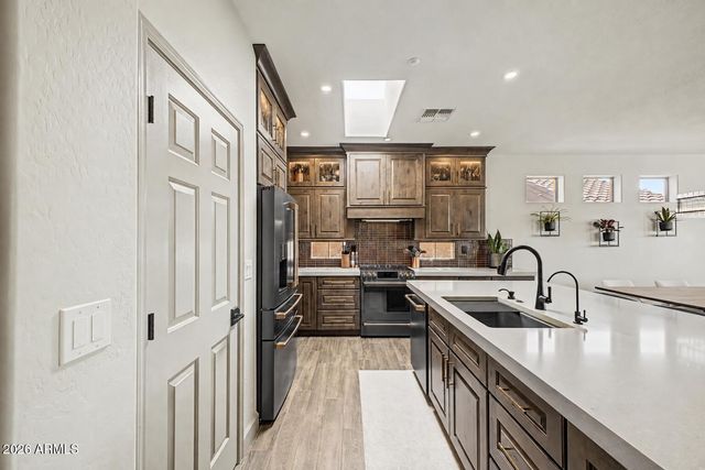 40726 N NOBLE HAWK Court, Phoenix, AZ 85086