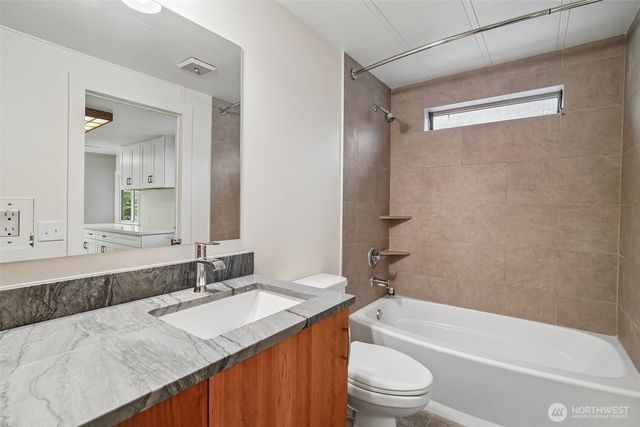 219 105th Avenue E, Edgewood, WA 98372