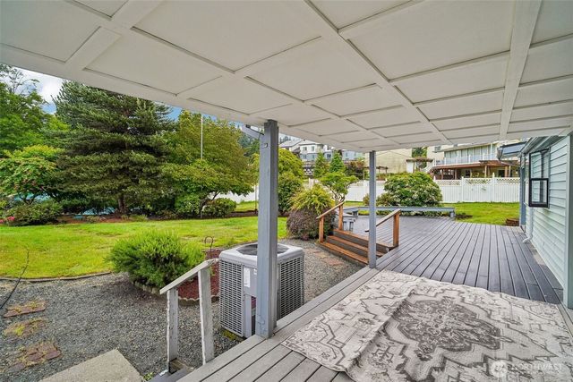 219 105th Avenue E, Edgewood, WA 98372