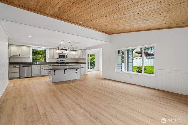 219 105th Avenue E, Edgewood, WA 98372