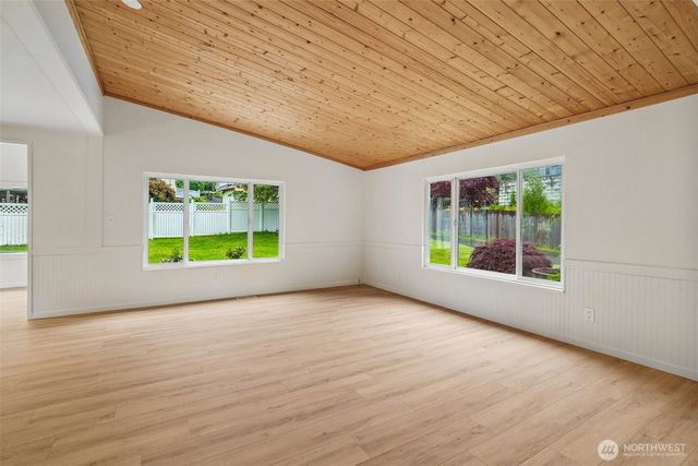 219 105th Avenue E, Edgewood, WA 98372