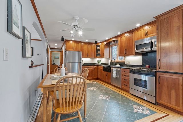 17 Drexel Drive, Chelmsford, MA 01863