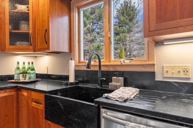 17 Drexel Drive, Chelmsford, MA 01863