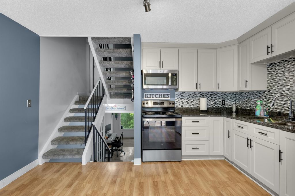 1741 Meadowlark Road 51741, Eagan, MN 55122 — photo 2