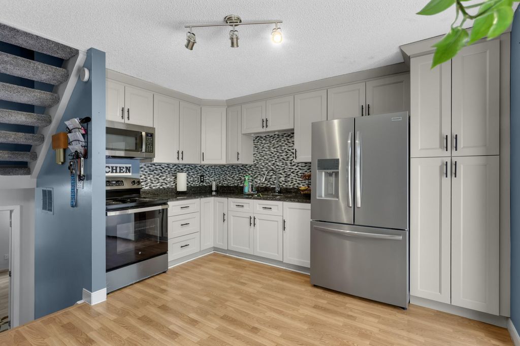 1741 Meadowlark Road 51741, Eagan, MN 55122 — photo 3