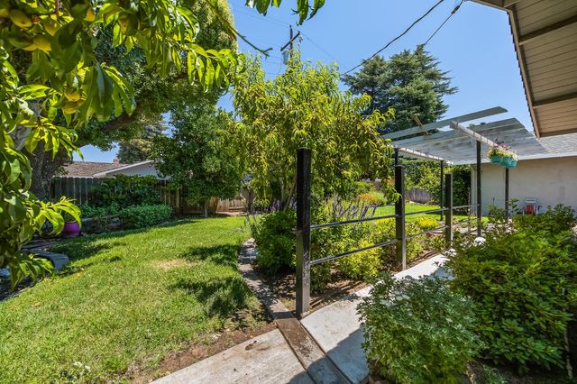 4223 Riviera Drive, Stockton, CA 95204