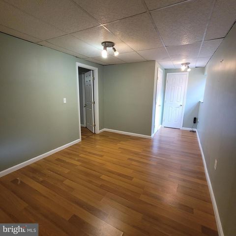 23 JERMYN CT, Sterling, VA 20165