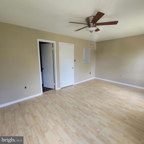 23 JERMYN CT, Sterling, VA 20165