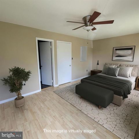 23 JERMYN CT, Sterling, VA 20165