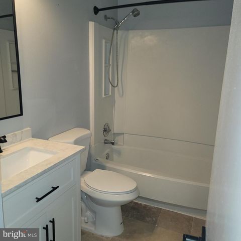 23 JERMYN CT, Sterling, VA 20165