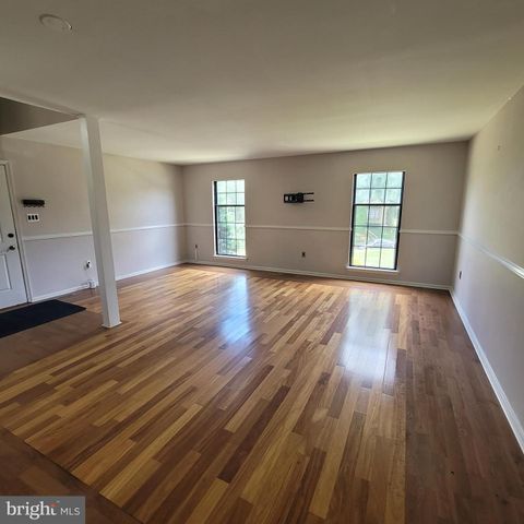 23 JERMYN CT, Sterling, VA 20165